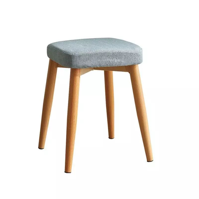 Tabouret scandinave avec assise carrée en tissus