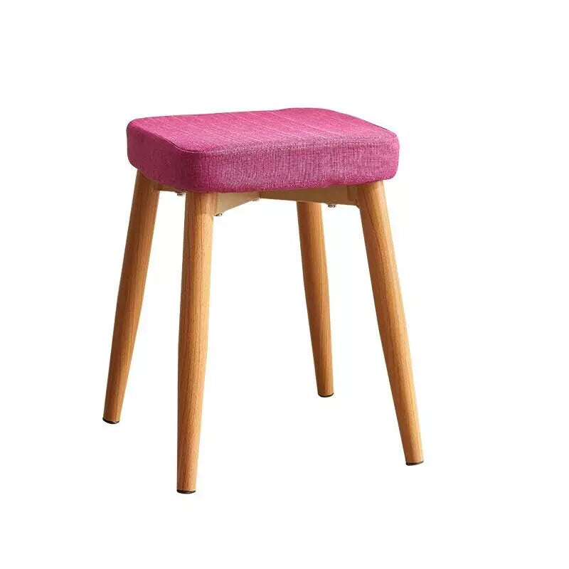 Tabouret scandinave avec assise carrée en tissus