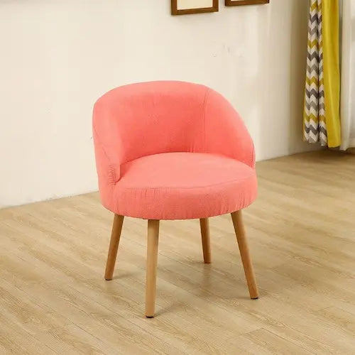 Chaise scandinave en velours et bois style fauteuil