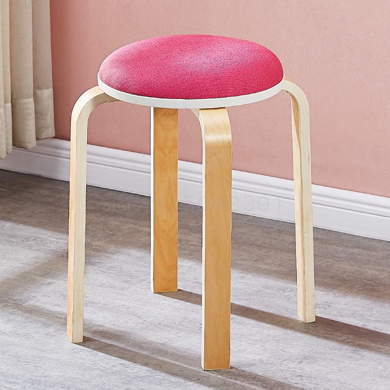 Tabouret scandinave avec assise ronde rembourrée en tissu et pieds en bois
