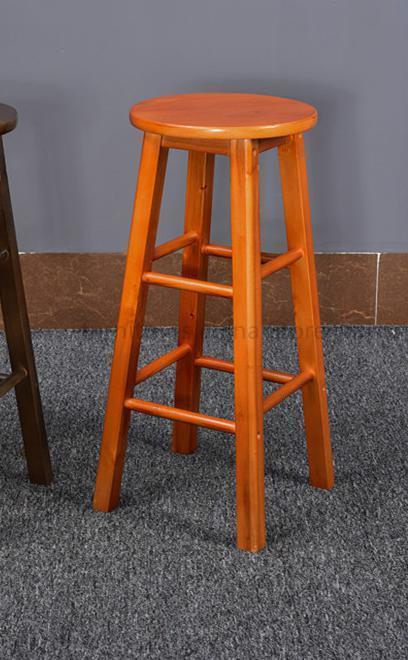 Tabouret de bar en bois massif vernis avec double repose pieds