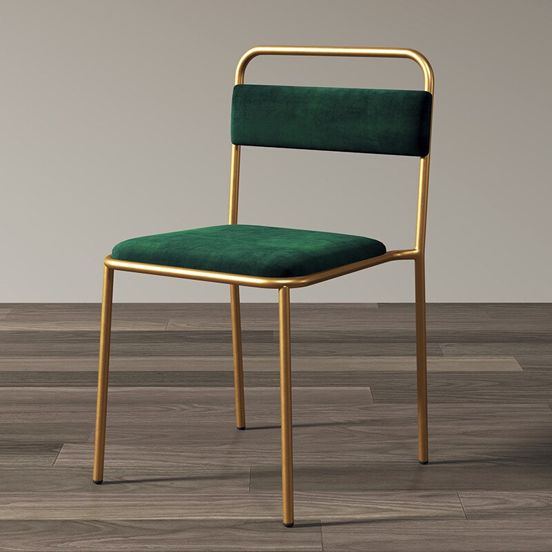 Chaise design de style industriel minimaliste et superposable
