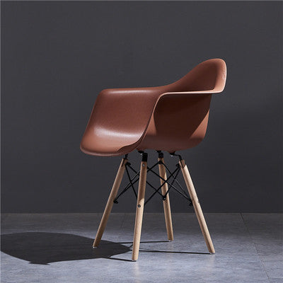 Chaise scandinave en plastique