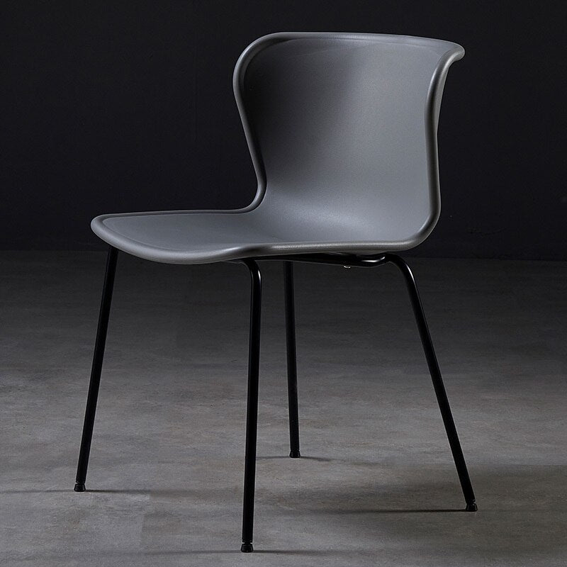 Chaise moderne de salle à manger en résine de cuir et métal