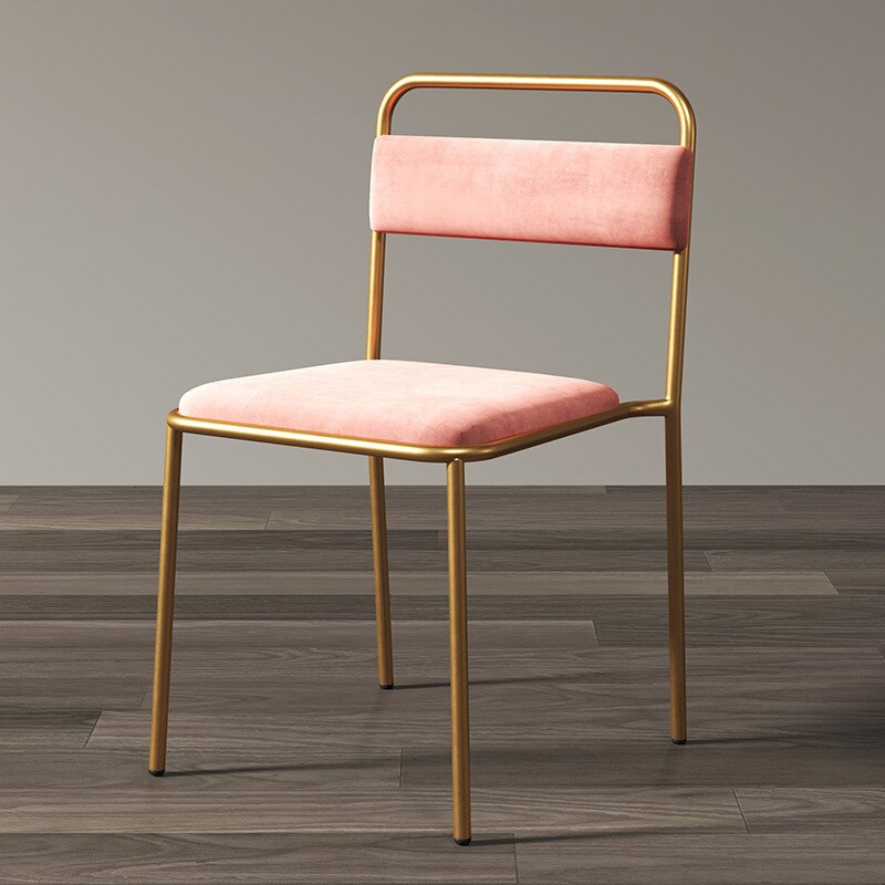 Chaise design de style industriel minimaliste et superposable
