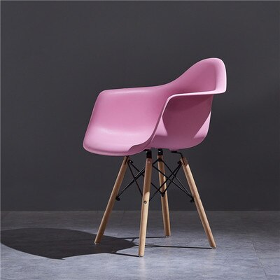 Chaise scandinave en plastique