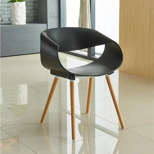 Chaise scandinave en plastique et bois style Turban