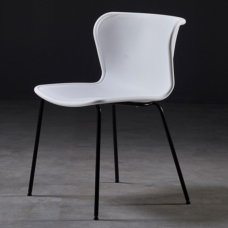 Chaise moderne de salle à manger en résine de cuir et métal