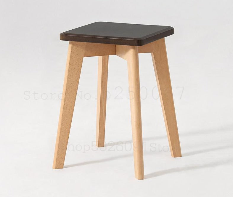 Tabouret scandinave en bois massif avec assise carrée