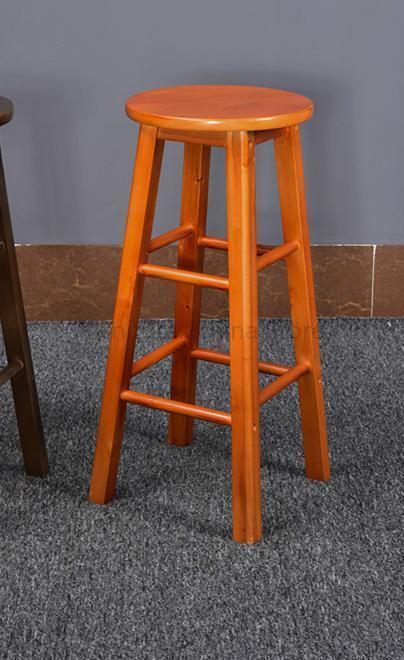 Tabouret de bar en bois massif vernis avec double repose pieds