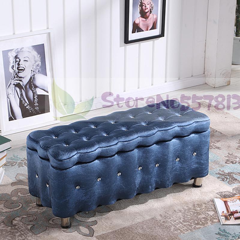 Banc de rangement en velours et métal de type coffre