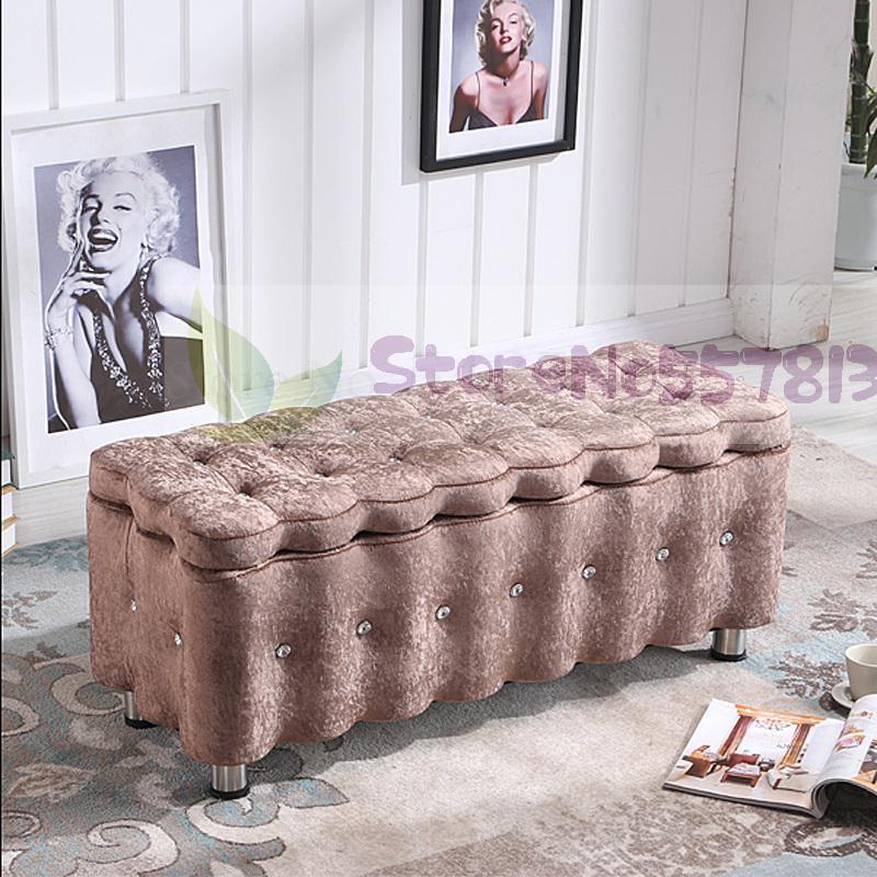 Banc de rangement en velours et métal de type coffre