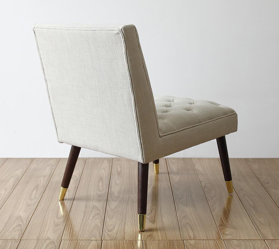 Chaise vintage en tissus gris avec pieds en bois