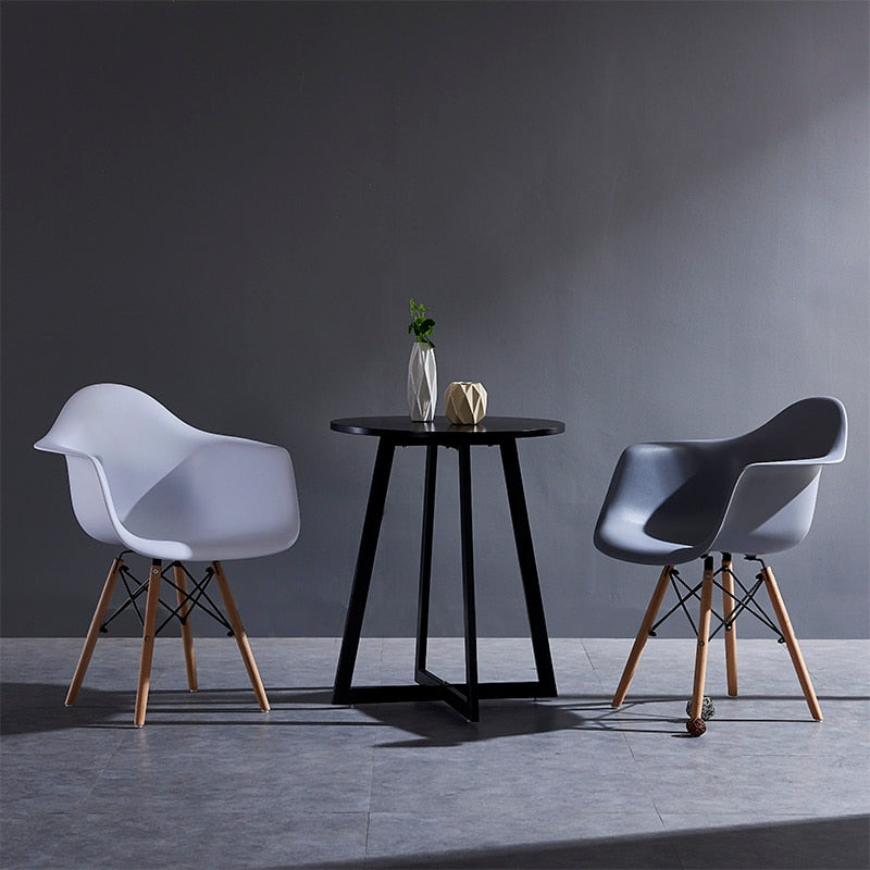 Chaise scandinave en plastique