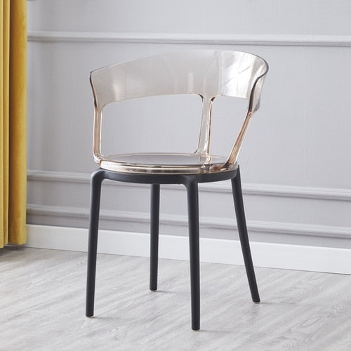 Chaise moderne en bois et résine à dossier large