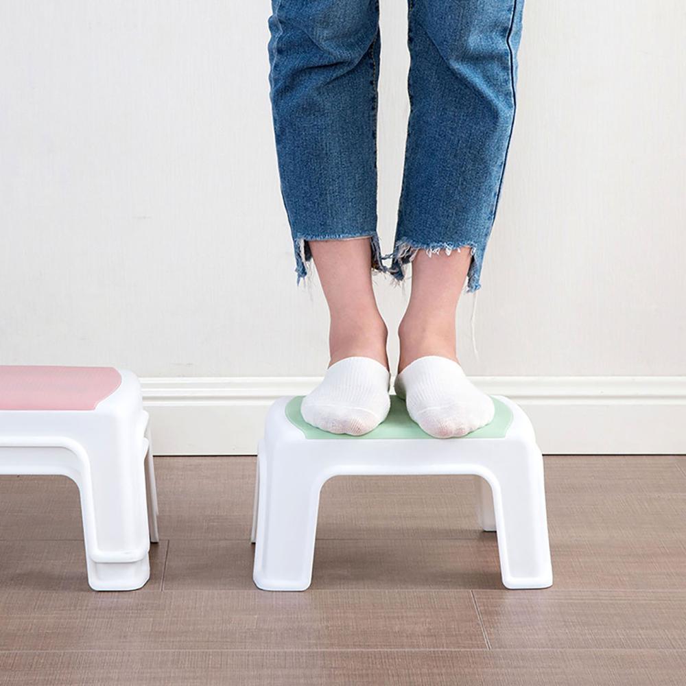 Tabouret enfant en plastique blanc avec assise anti dérapante