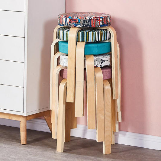 Tabouret scandinave avec assise ronde rembourrée en tissu et pieds en bois