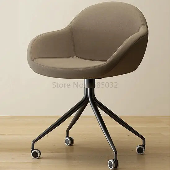 Chaise de bureau design et ergonomique sur roulettes