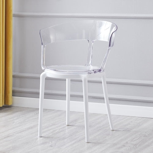 Chaise moderne en bois et résine à dossier large