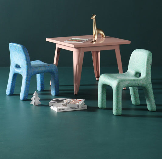 Chaise enfant en résine artisanale