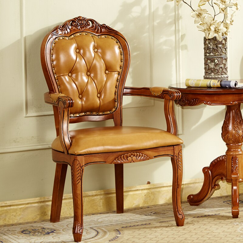 Chaise louis XVI avec accoudoirs cadre en bois massif et assise en cuir