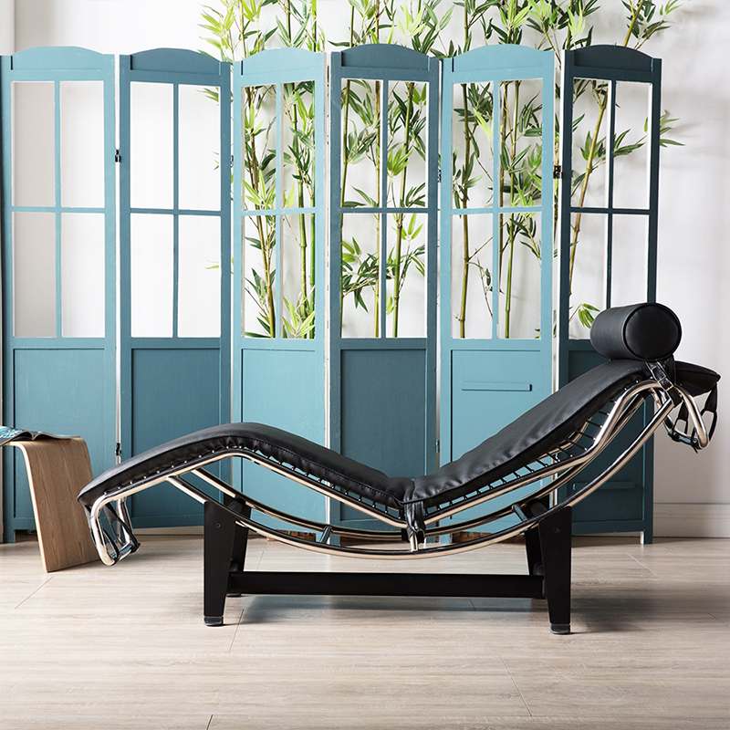 Chaise longue design en métal et cuir