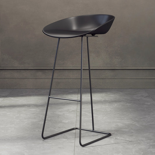 Tabouret de bar design scandinave noir