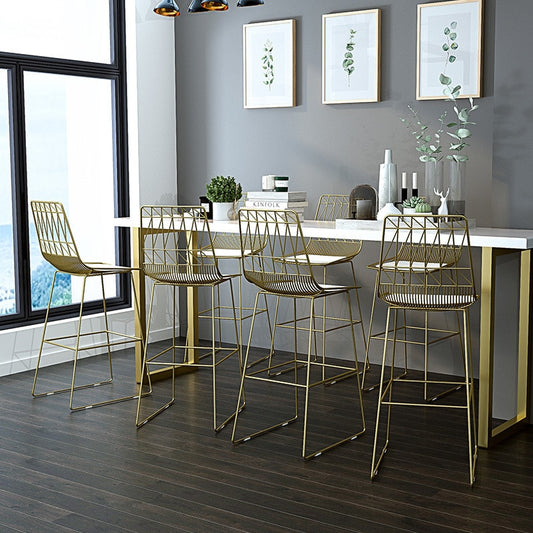 Chaise de bar design en métal de style géométrique