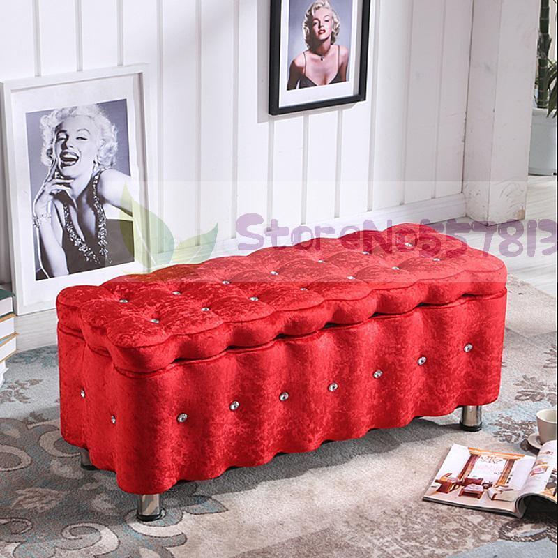 Banc de rangement en velours et métal de type coffre