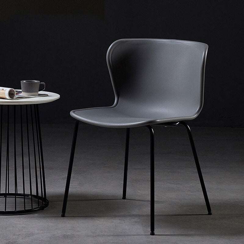Chaise moderne de salle à manger en résine de cuir et métal