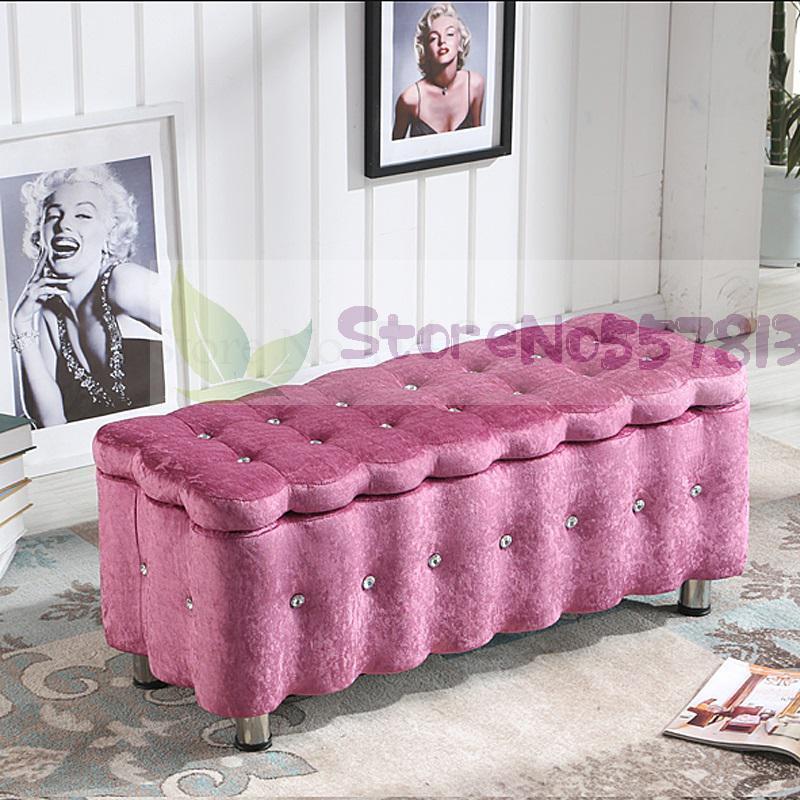 Banc de rangement en velours et métal de type coffre