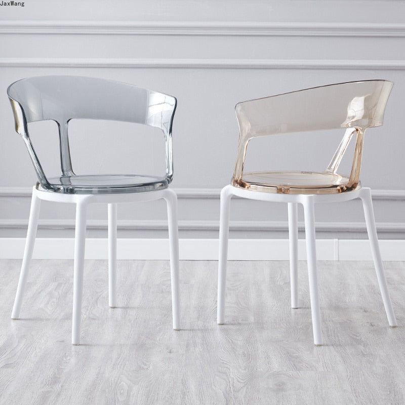 Chaise moderne en bois et résine à dossier large