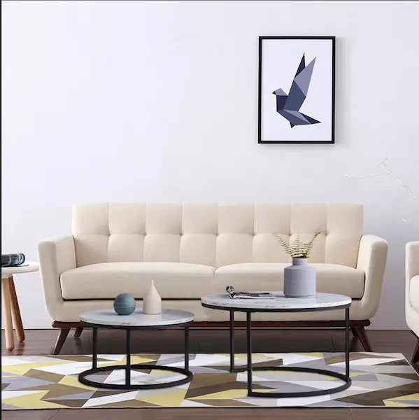 Canapé scandinave capitonné pieds marrons tissu crème