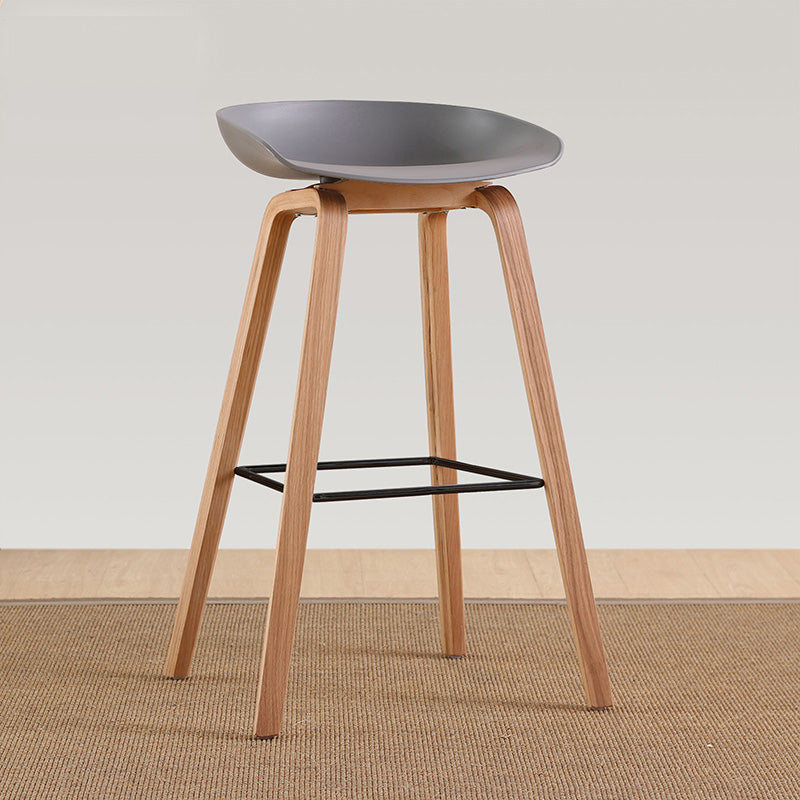 Tabouret de bar scandinave 65 cm avec repose pieds