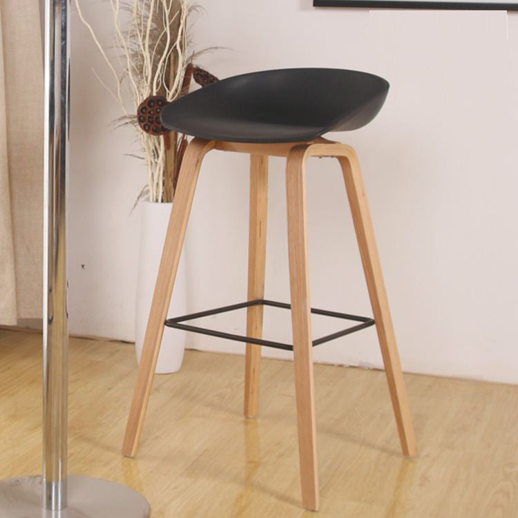 Tabouret de bar scandinave 65 cm avec repose pieds