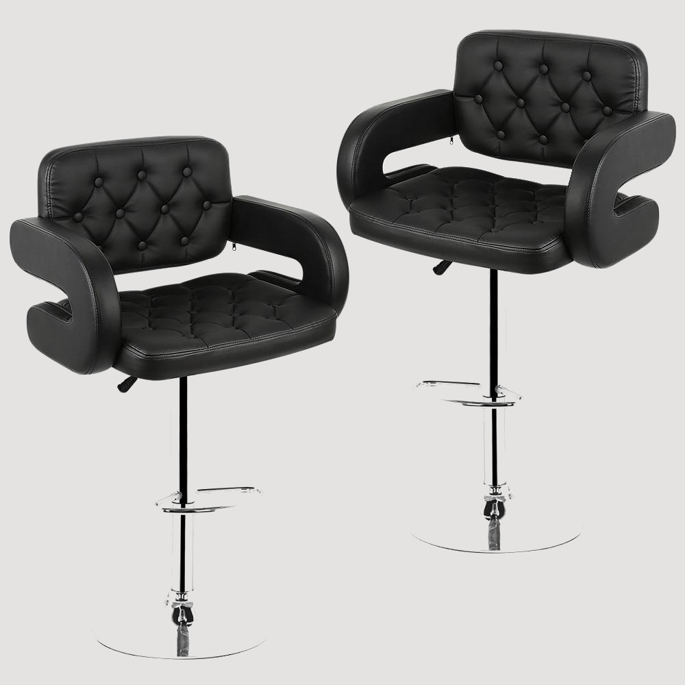 Chaise de bar de style fauteuil avec son assise noire capitonnée