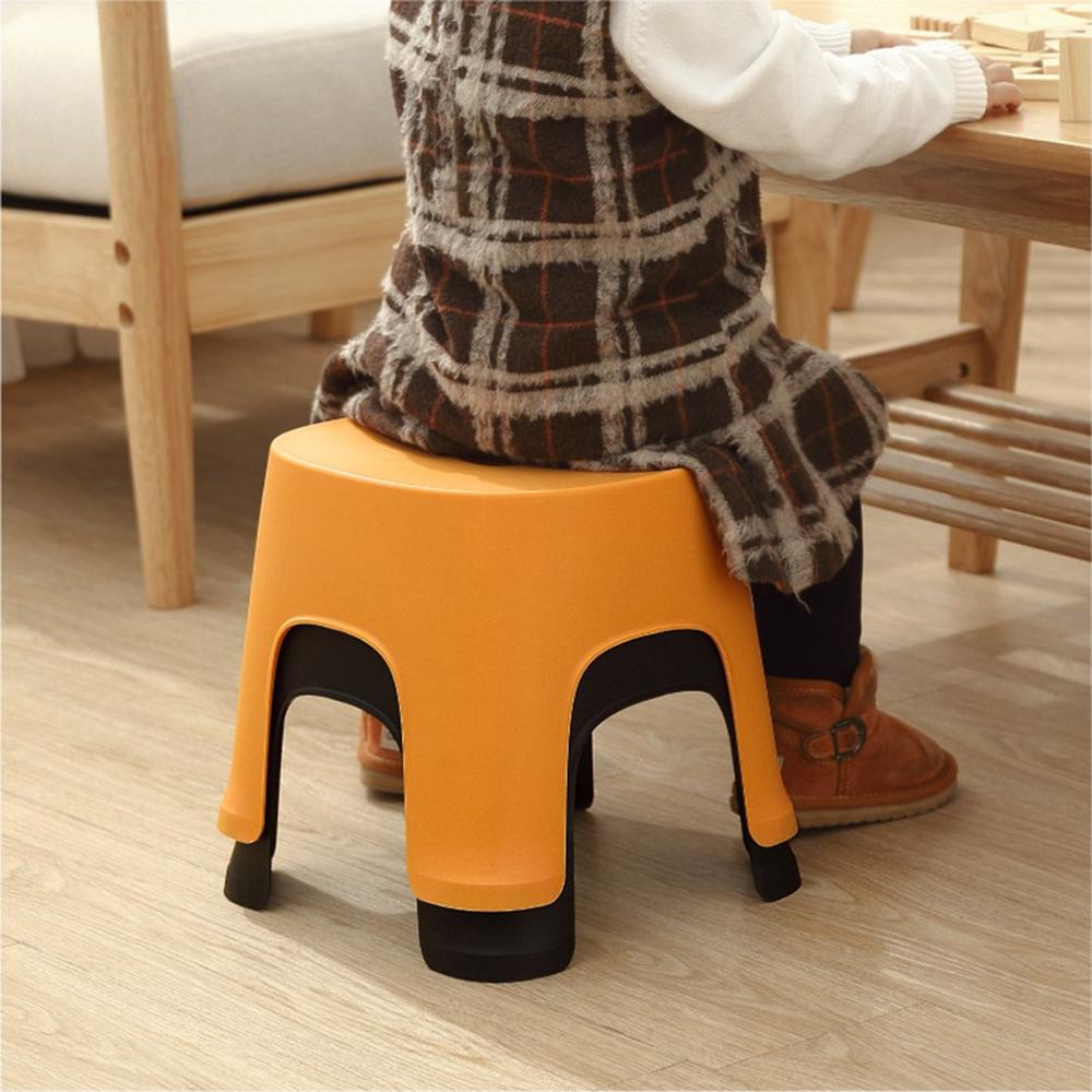 Tabouret enfant en plastique encastrable