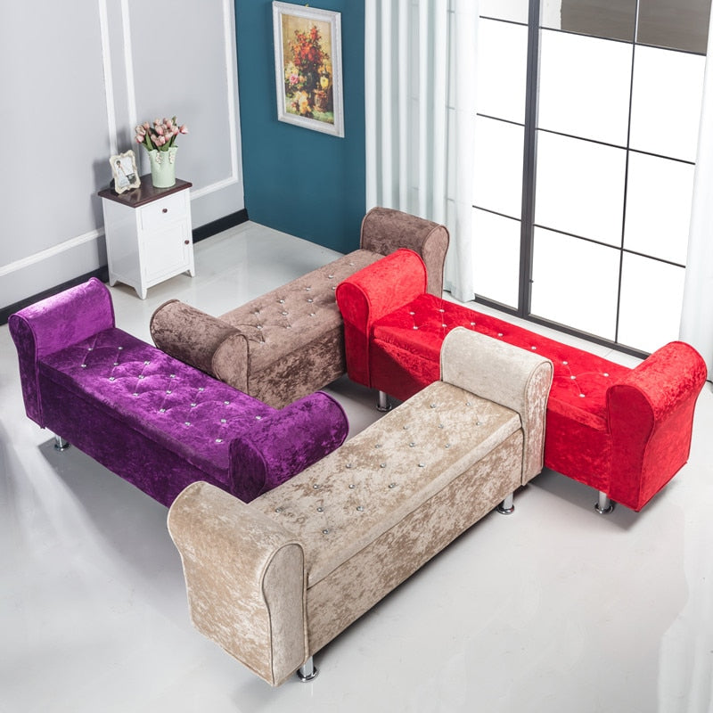 Banc de rangement en velours capitonné avec accoudoirs