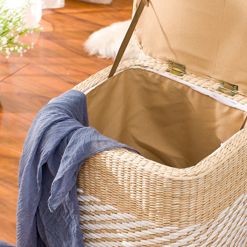 Tabouret en rotin avec rangement