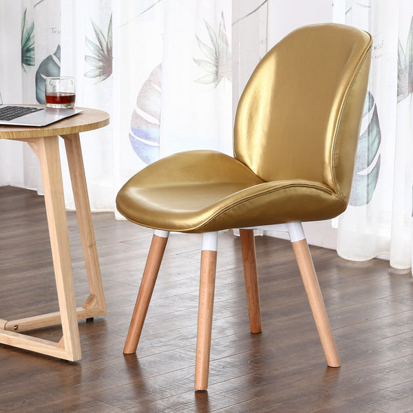 Chaise scandinave avec assise fauteuil confort et pieds en bois