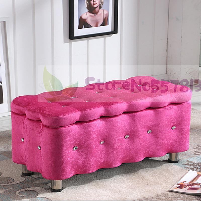 Banc de rangement en velours et métal de type coffre