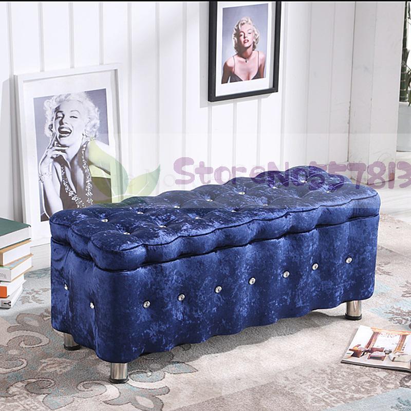 Banc de rangement en velours et métal de type coffre