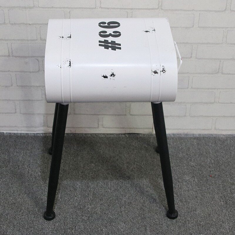 Tabouret industriel en métal style jerricane