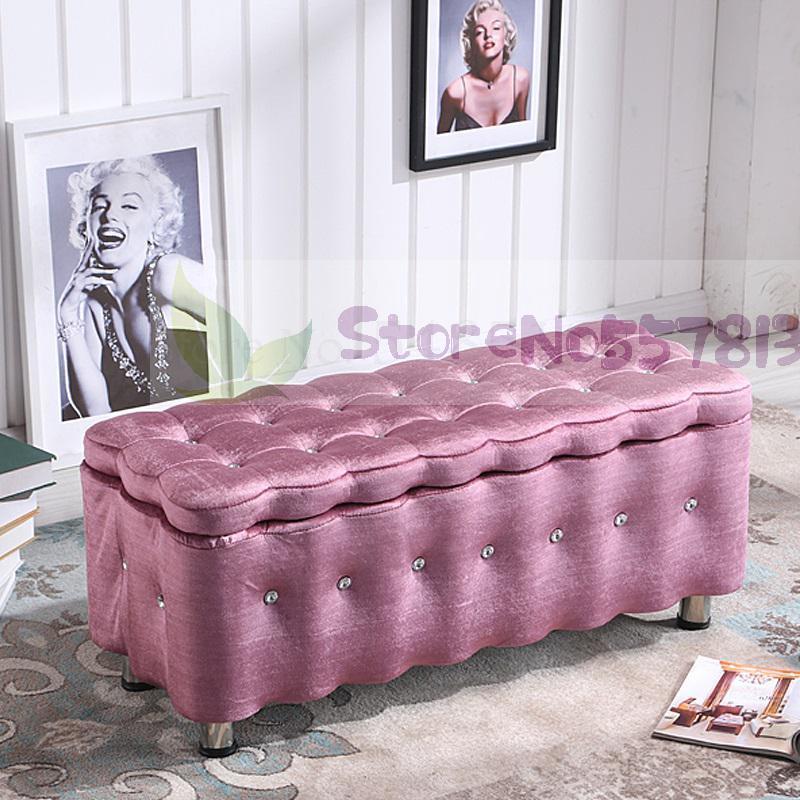 Banc de rangement en velours et métal de type coffre