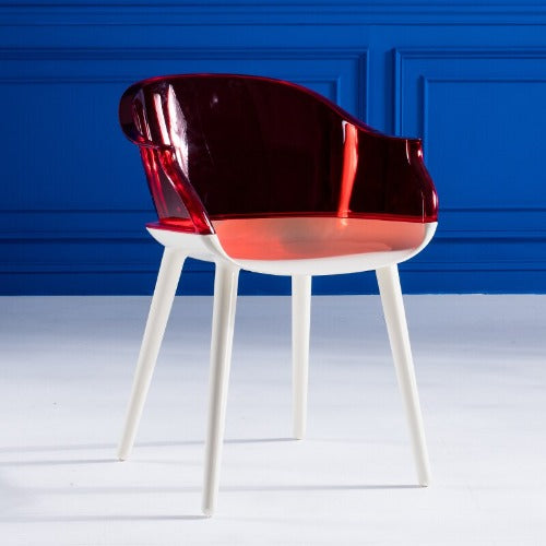 Chaise design avec dossier en plastique large fumé