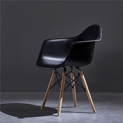 Chaise scandinave en plastique