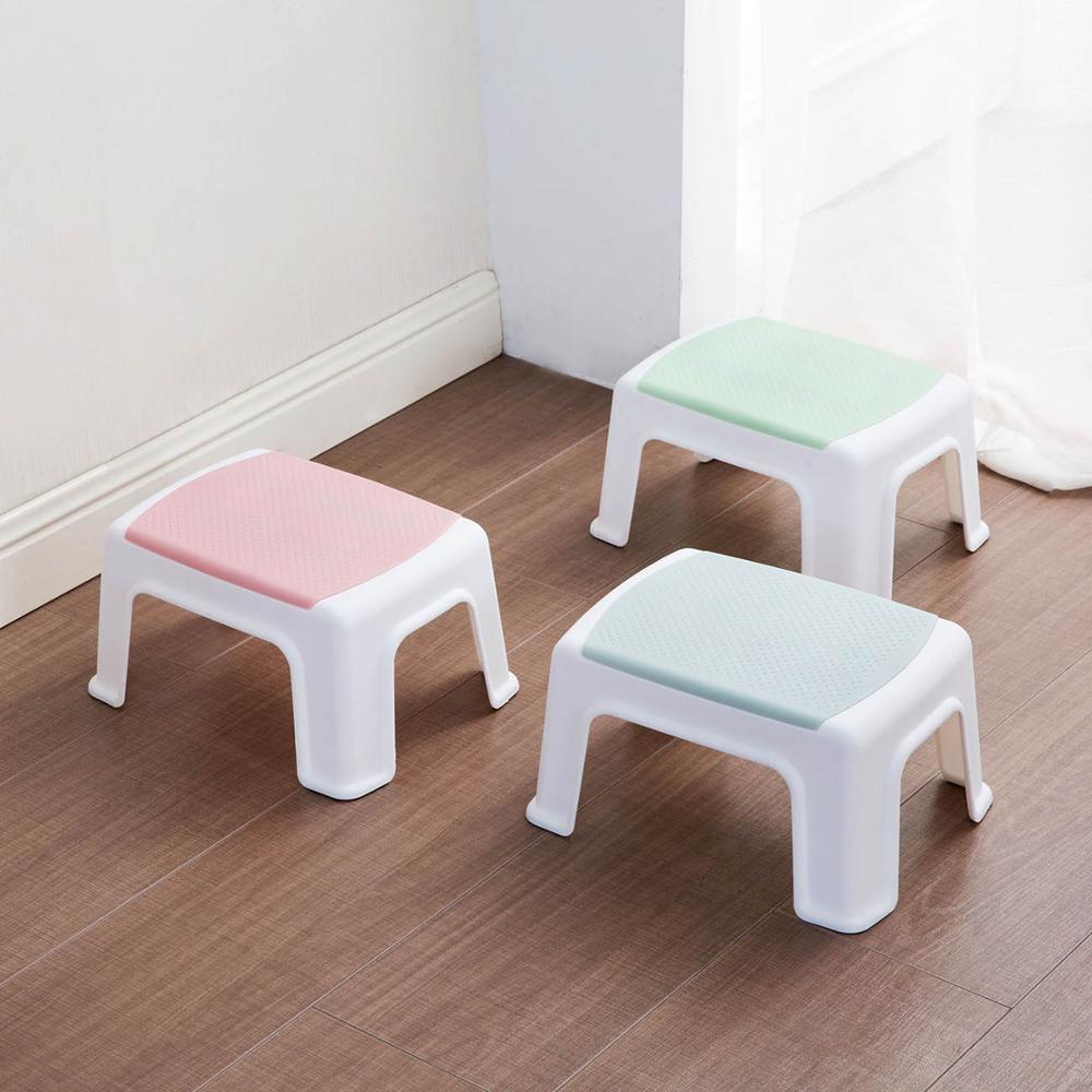 Tabouret enfant en plastique blanc avec assise anti dérapante