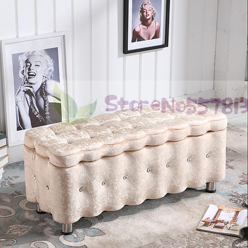 Banc de rangement en velours et métal de type coffre