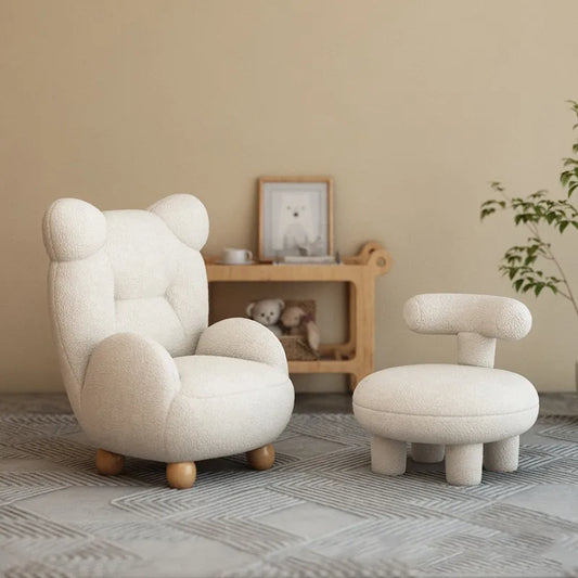 Fauteuil scandinave bouclette blanc cassé pieds en bois boule BEARY