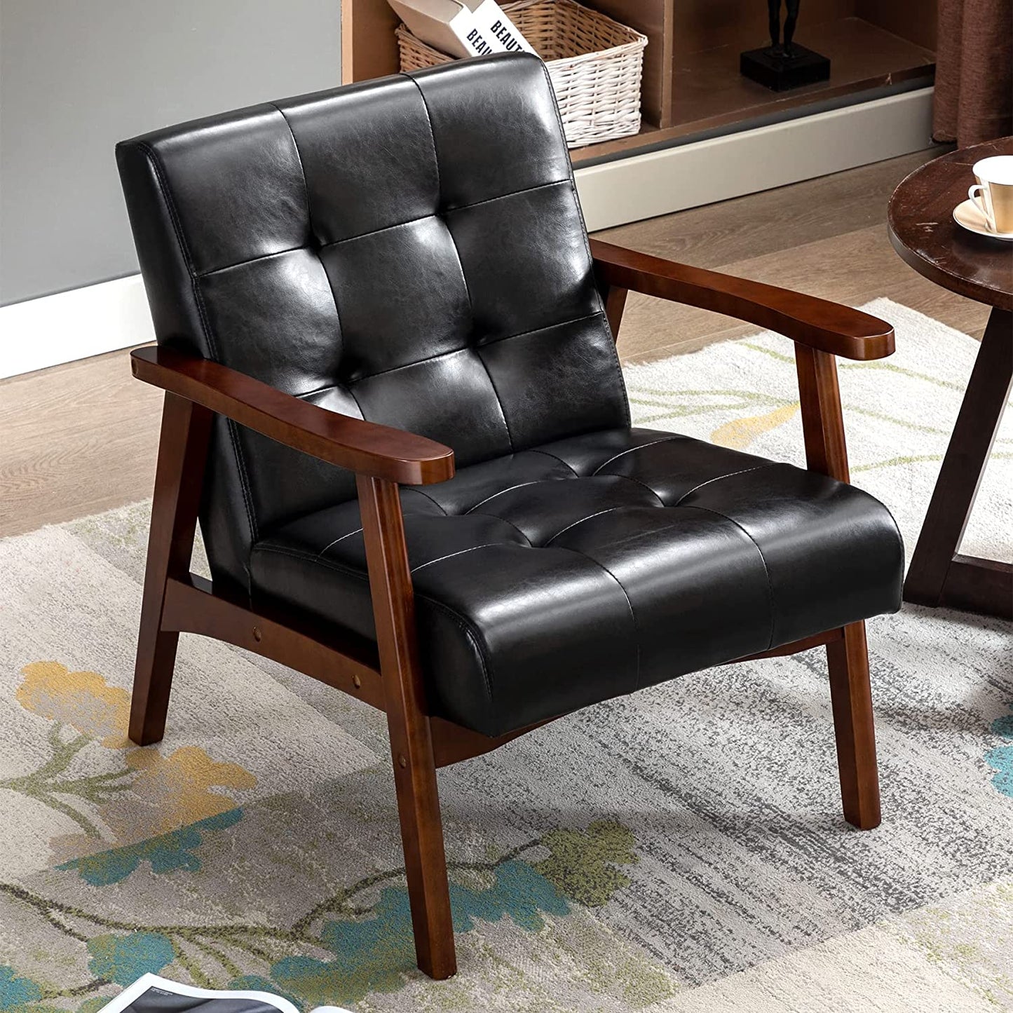 Petit fauteuil style capitonné cuir et bois